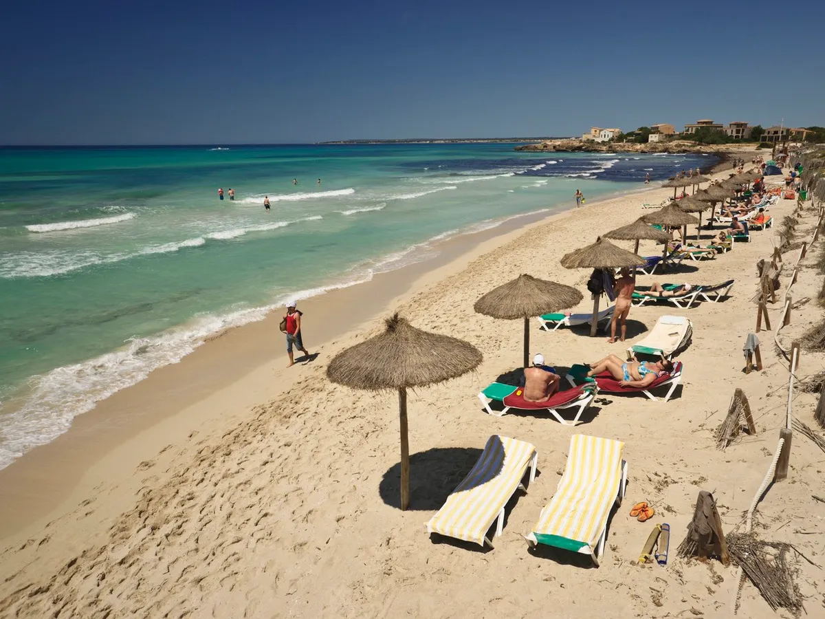 VIDEO Idei de vacanță. Arată ca în Caraibe, dar sunt în Europa. Unde se află cele două plaje de paradis?