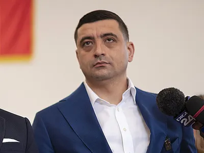 George Simion, azi, la vot, în Mogoşoaia - Foto: INQUAM PHOTOS/George Călin