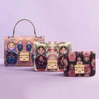 Furla propune o colecție de poșete cu design inspirat din folclorul rusesc.