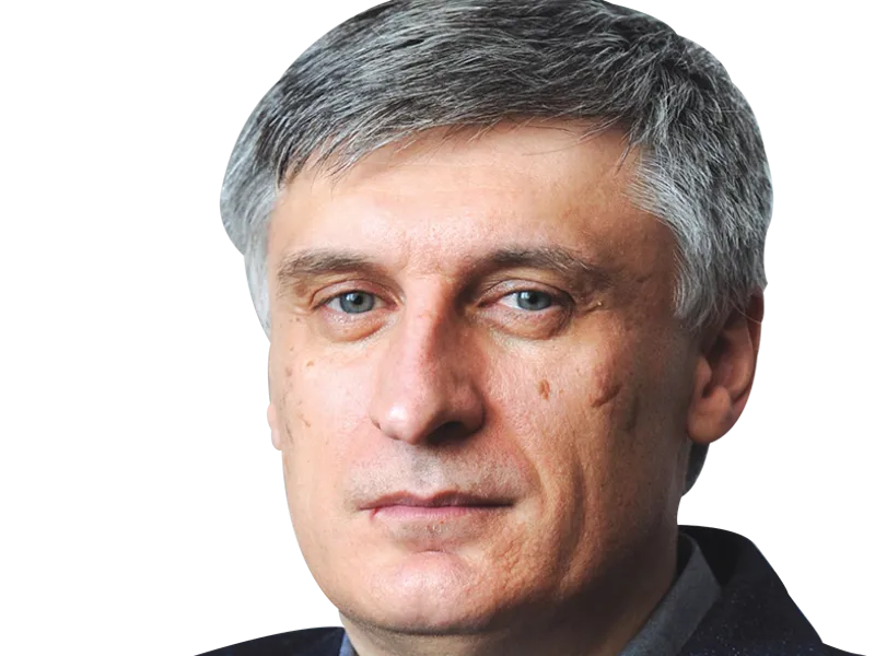 Cătălin Avramescu este conferențiar la Facultatea de Științe Politice a Universității din București