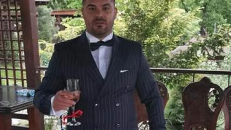 Interlopul Ștefan Boncu s-a fugărit cu Fulger Gangal și Gâgă la o nuntă, apoi s-a dezbrăcat în fața mesenilor și le-a arătat organele genitale Foto: BZI
