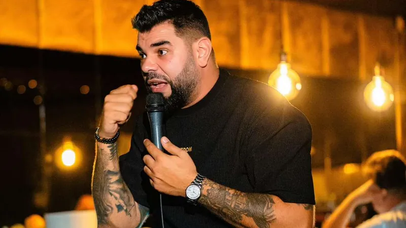 Dezvăluire-șoc! O „vedetă” TV mărturisește că a fost samsar de mașini și dependent de păcănele - Foto: Facebook/Remus Iosub