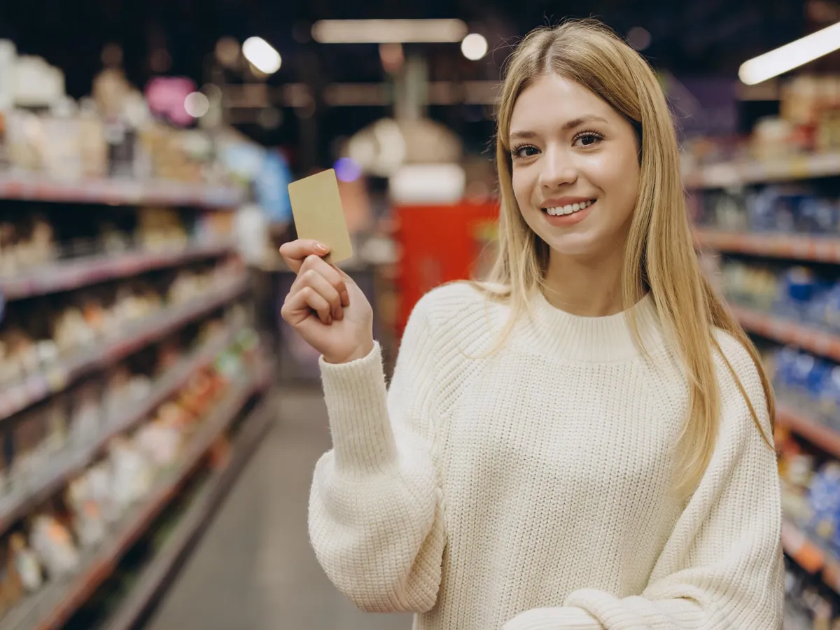 10% din magazinele și barurile din Austria nu mai acceptă plata cash. Cum procedează România? - Foto: Freepik