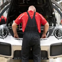 Porsche, în alertă. Strategia mașinilor electrice a eșuat. Circa 8.000 de angajați, în pericol? - Foto: Profimedia Images - Imagine cu rol ilustrativ