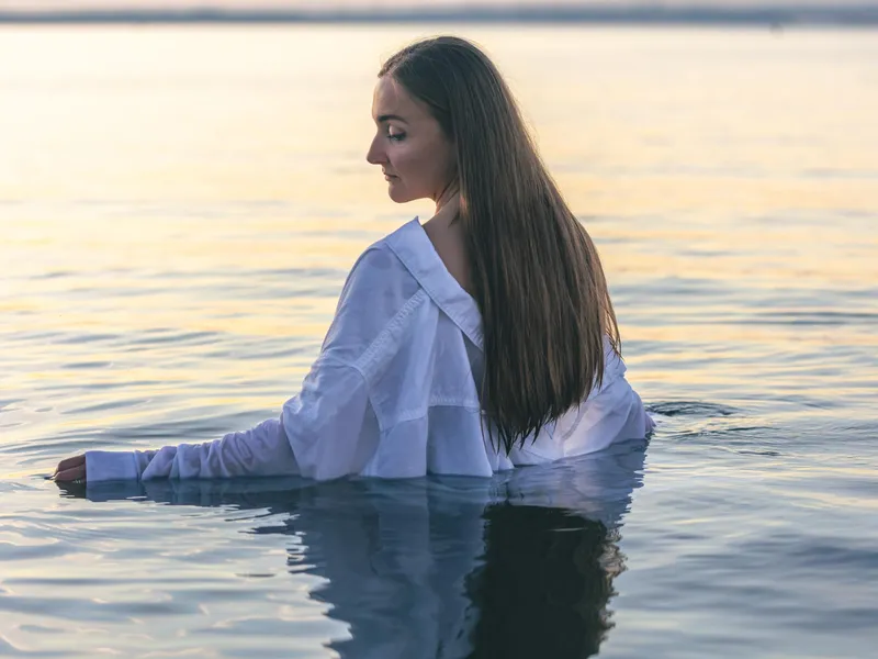 Cum îți afectează apa sărată părul? Ce să faci, ca să-l protejezi când mergi la mare - Foto: Freepik (Imagine cu rol ilustrativ)