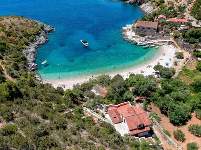 Golful Dubovica de pe insula Hvar - Foto: visit-hvar.com