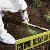 Femeia găsită tranșată pe un câmp lângă Autostrada A1, identificată. Era dată dispărută de o lună - Foto: Profimedia images - Caracter ilustrativ