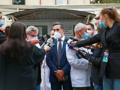 Valeriu Gheorghiță spune că oamenii trebuie să aibă încredere în personalul medical. FOTO: Facebook