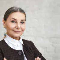Câte sute de lei ia în plus la pensie cineva care s-a pensionat anticipat - Foto: Freepik