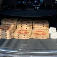 Pizza pentru polițiști/FOTO: ziaruldeiasi.ro
