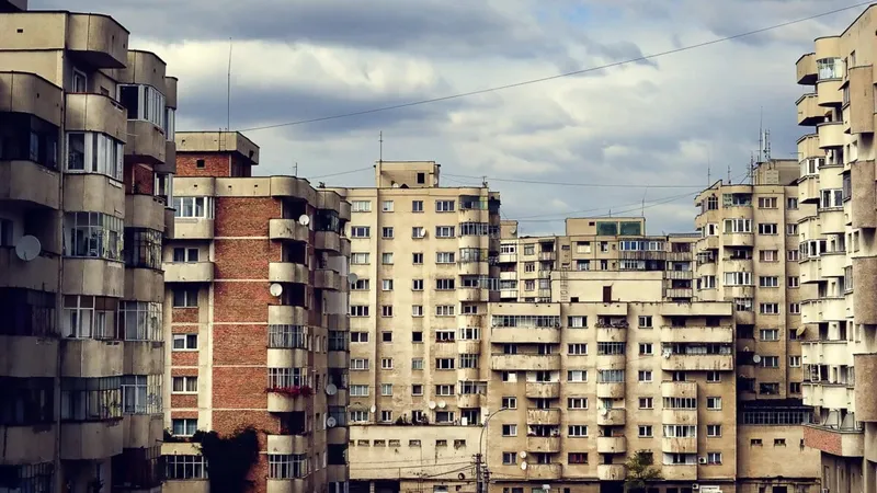 AMENDĂ de 3.000 lei pentru românii care locuiesc la bloc și fac acest lucru! De ce? - Foto: Freepik (imagine cu rol ilustrativ)
