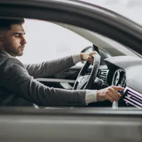 Șoferii care au categoria B vor conduce un nou tip de vehicul.  - Foto: Freepik