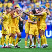 Ambasada Rusiei felicită România pentru calificarea de la Euro. "Slava Ucraina!", au răspuns oamenii - Foto: Profimedia Images