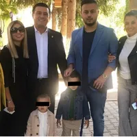 Bădălău sr cu juniorul, nora, nepoții/FOTO: România TV