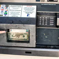 Metoda „Cash trapping”. O bandă de interlopi ieșeni a „terorizat” 3 zile sistemul bancar - Foto: PXHere/Robert Couse-Baker