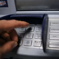 Băncile din Germania încep să închidă bancomatele și caseriile. De unde poți face rost de numerar? - FOTO: Profimedia (imagine cu rol ilustrativ)