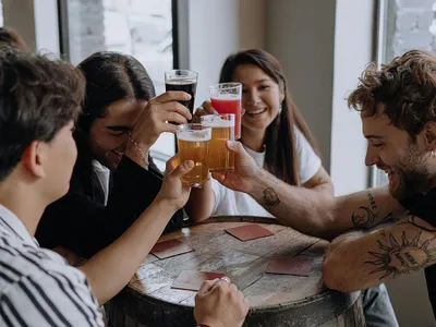 Germanii consumă tot mai puțină bere. Trec la o băutură disprețuită de români. „E sănătoasă” - Foto: Pexels/cottonbro studio