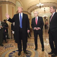 Donald Trump  l-a atacat în repetate rânduri pe procurorul special Robert Mueller. La fel a procedat și procurorul general William Barr