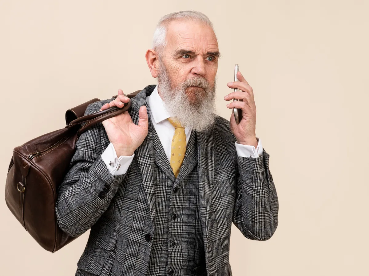 Pensionarii din administrație au ieșit la pensie forțat. Legea le-a interzis să aibă și salariu Foto: Freepik (fotografie cu caracter ilustrativ)