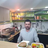 Chef vegan cu 1.000 de persoane. Torturi pe bază de ierburi și de legume