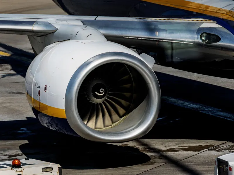 Tragedie în Italia. Un bărbat alergat de poliție, mort după ce a fost aspirat în motorul unui avion - Foto: Profimedia images - Caracter ilustrativ