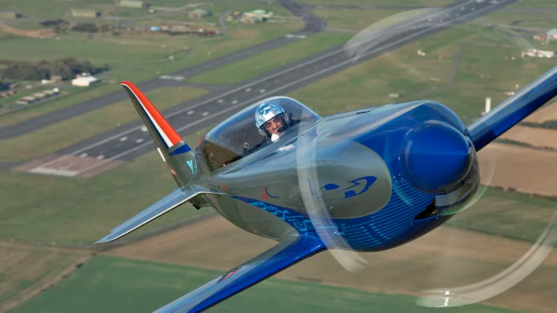 Cel mai rapid avion electric, „Spirit of Innovation”, creat de Rolls-Royce: 623 km/h. / Foto: suasnews.com
