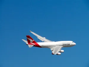 Compania aeriană Qantas a anunțat că pe viitor pasagerii vor trebui să facă dovada vaccinului anti-COVID/FOTO: Pexels