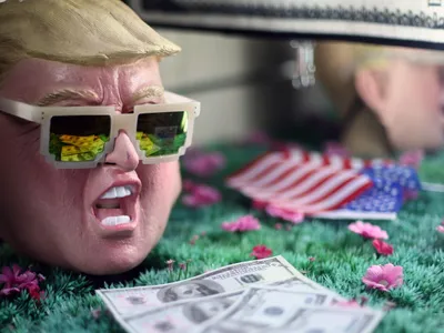 Politicile președintelui Donald Trump au „înmuiat” dolarul american în raport cu principalele valute - Foto: Profimedia Images (Imagine cu rol ilustrativ)