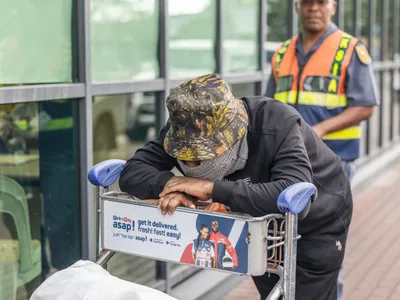 Africanii sunt atrași în Europa pentru a fi trimiși pe frint - Foto: Profimedia images