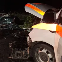 Accident mortal între o mașină și ambulanță în Botoșani. Doi tineri de 17 și 21 de ani au murit Foto: ISU Botoșani