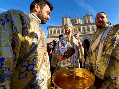 Scandal în Biserica Ortodoxă. Doi preoți din Suceava, filmați drogându-se și dansând la bară - Foto: Profimedia images - Caracter ilustrativ