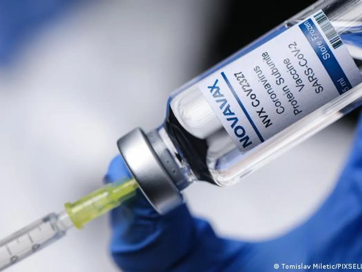 EMA a autorizat luni vaccinul anti-COVID-19 dezvoltat de compania americană Novavax/FOTO: dw.com