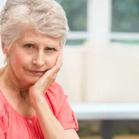 Pensionar îngrijorat la pensie - Foto: Freepik