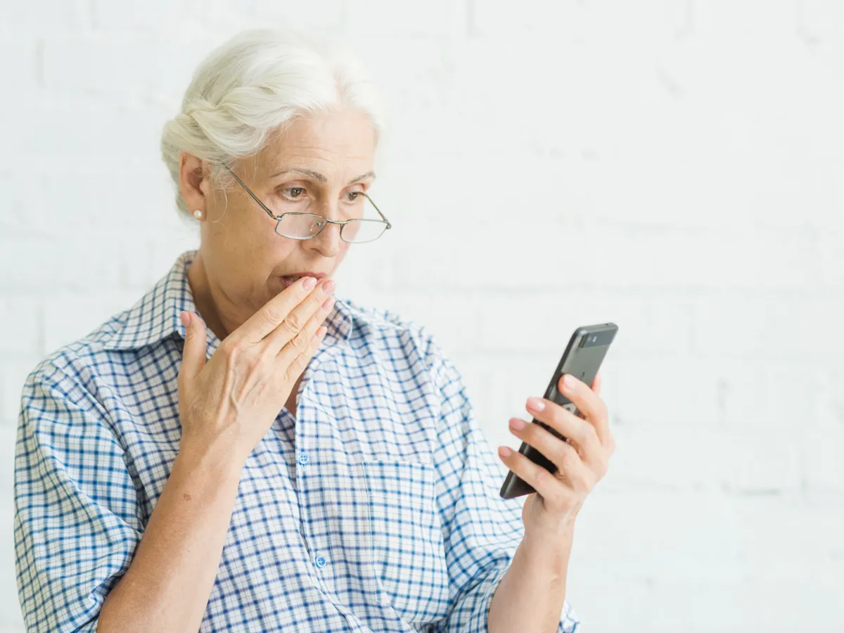 Escrocherie la pensie. Cum îți pot fura apropiații din pensie, fără să știi? Cum te protejezi?