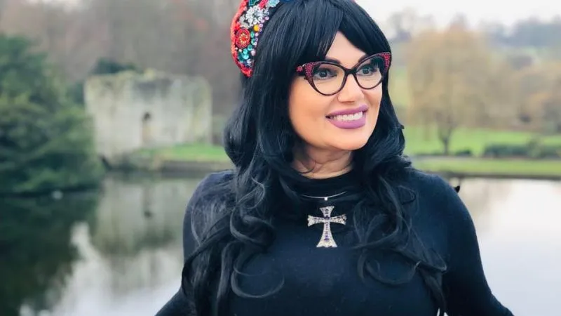 Ozana Barabancea. Foro pagina personală Facebook