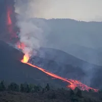 Lava vulcanului La Palma a ars 258 de hectare şi a distrus 589 de construcţii. Erupția continuă. / Foto: volcanodiscovery.com