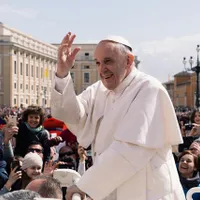Papa Francisc a fost externat după ce a suferit o intervenţie chirurgicală la colon pe 4 iulie/FOTO: Unsplash