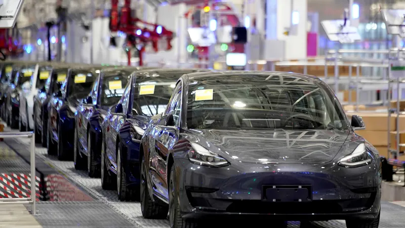China se teme că mașinile Tesla spionează/Foto:voanews