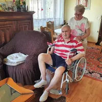 Constantin Dinu "Capone" era, în tinerețe, o forță a naturii. Acum are Alzheimer și este îngrijit de soția sa Foto: Newsweek România