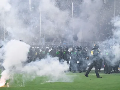Violente pe stadion la meciul dintre Waldhof Mannheim şi Kaiserslautern - Foto: Profimedia Images