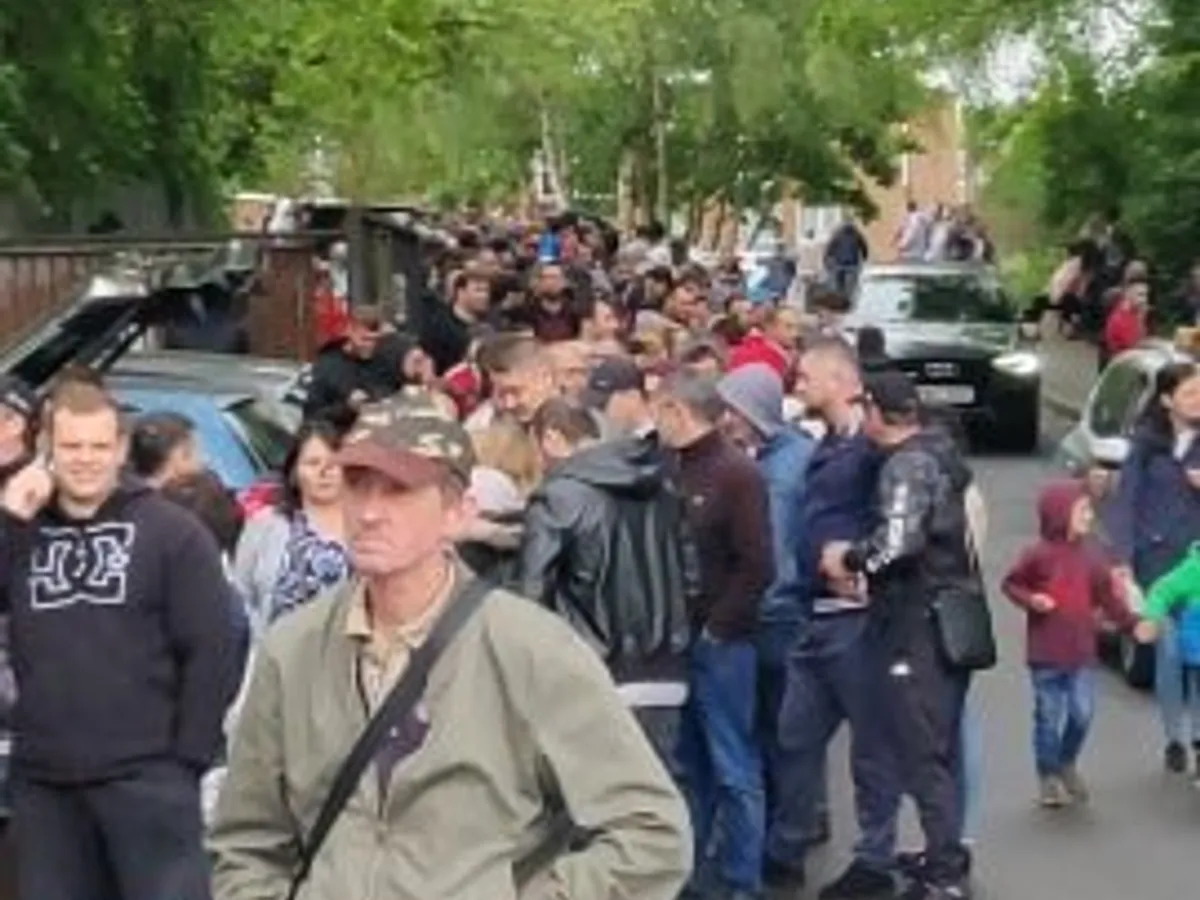 Cozi impresionante la vot în Birmingham. FOTO: Mihail Iordan