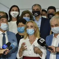 Iordănescu lângă Firea/FOTO: hotnews.ro
