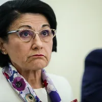 Ecaterina Andronescu, uimită de ce i se întâmplă Foto: INQUAM