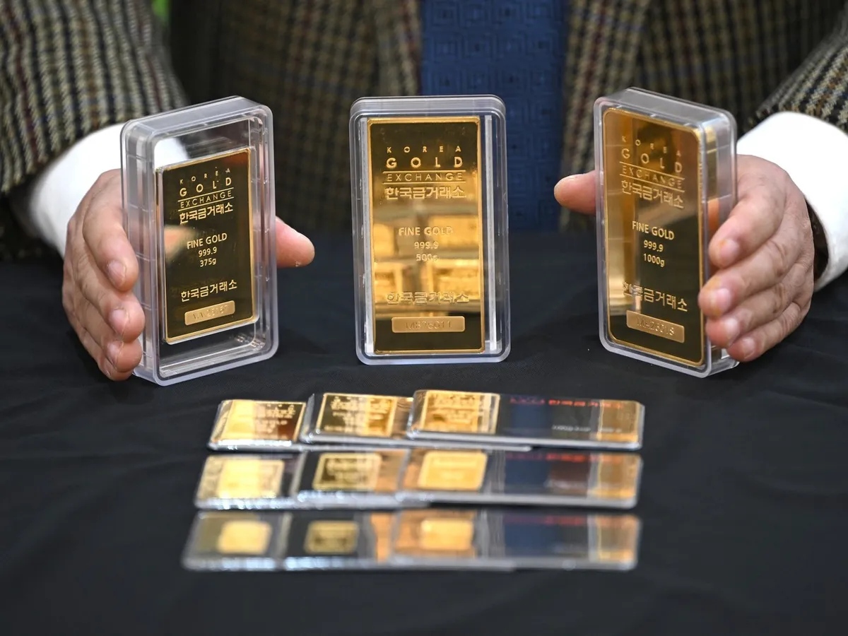 Aurul depășește 5.000 de dolari uncia - Foto: Profimedia images