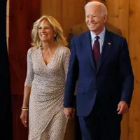 Joe Biden şi prima doamnă a SUA, vaccinaţi anti-COVID cu a treia doză. / Foto: playtech.ro