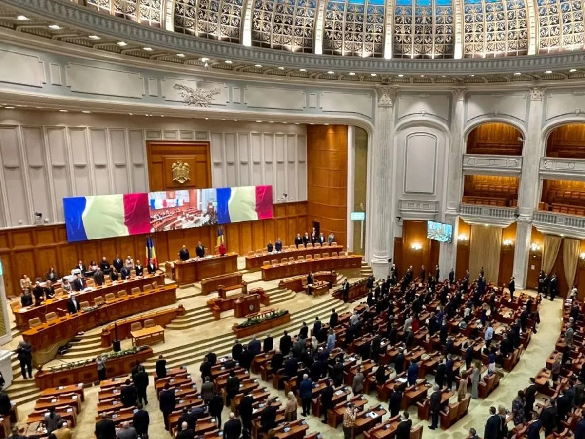 Parlamentarii nu vor mai primi telefoane mobile și abonamente de la stat. Se strânge cureaua Foto: Facebook | Parlamentul Romaniei - Camera Deputatilor