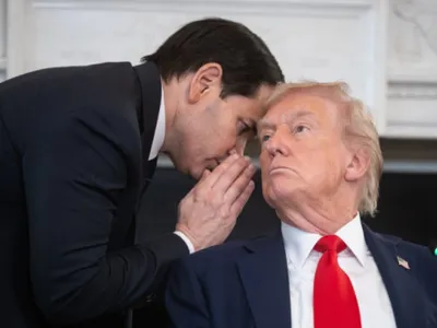 Biletul misterios primit de Trump de la Rubio, care l-a întrerupt în timpul unui eveniment la Casa Albă: „Vor avea nevoie de mine”