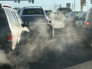 Noi taxe pentru vehicule și drumuri, pentru dezvoltarea infrastructurii rutiere prin PNRR. / Foto: theguardian.com