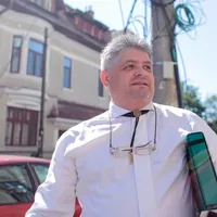 Fostul director al Spitalului „Malaxa'”, săltat de poliție. E condamnat la 3,8 ani de închisoare - Foto: Inquam Photos/Octav Ganea
