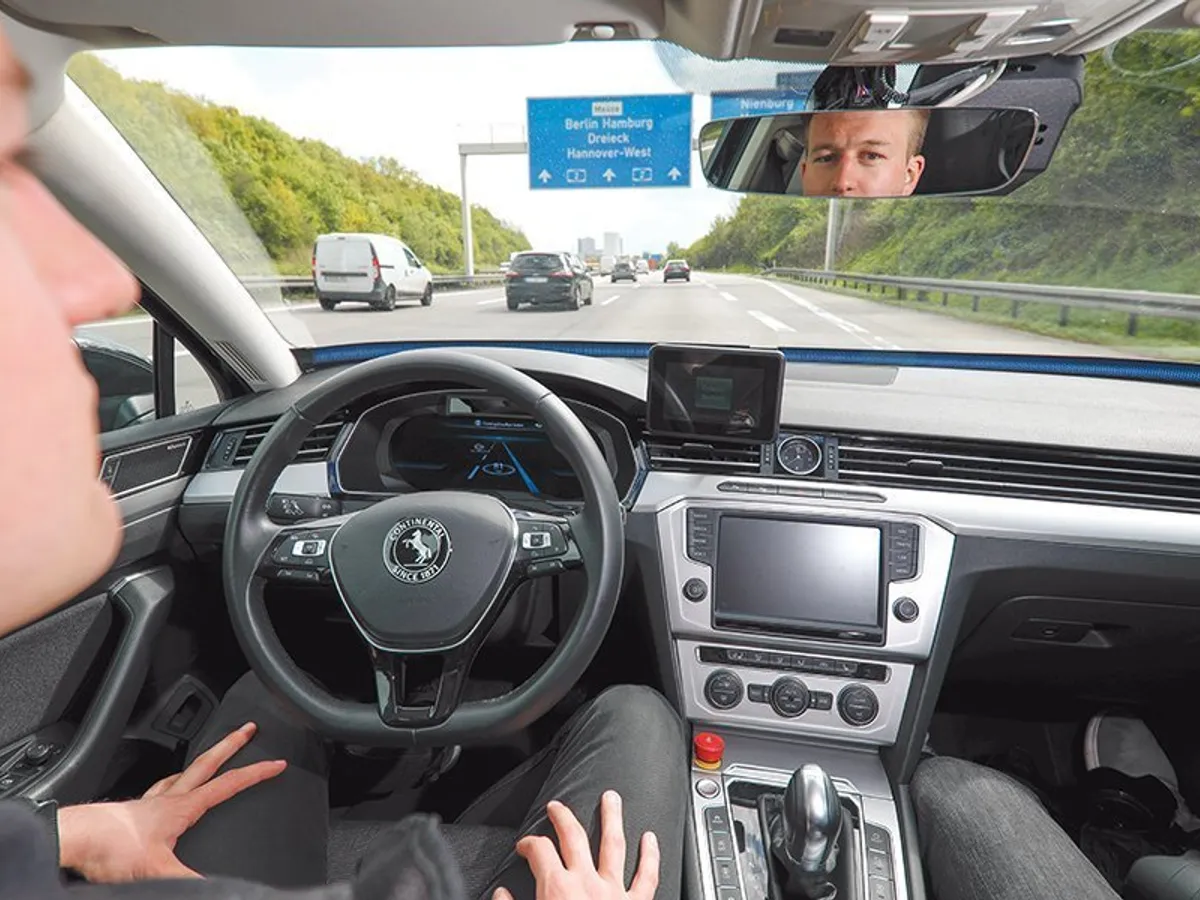 Automobilele de „Nivel 3“ vor fi capabile să funcţioneze complet automatizat şi, prin urmare, să preia controlul volanului în traficul desfășurat pe autostrăzi